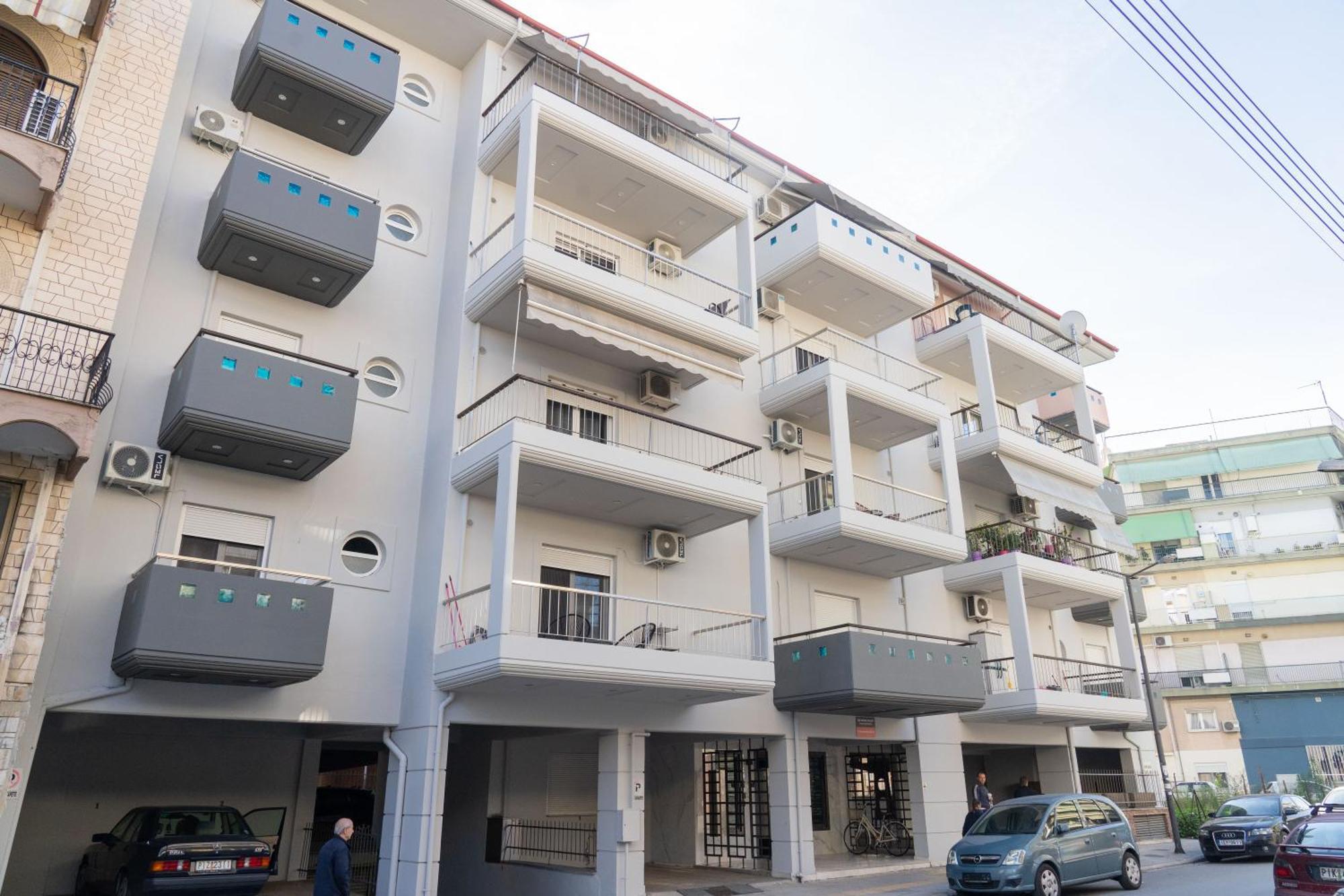 The Whole Packet C3 Center With Parking Apartment Larissa Luaran gambar
